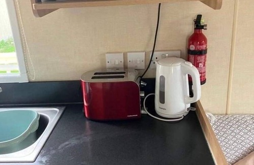 Mablethorpe Cabin | 2-Bed Caravan in Mablethorpe sea front location