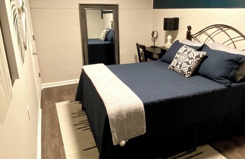 Charlotte House | 2 Bed Charlotte Plaza Shamrock <5 min NoDa Art District & Historic Plaza Midwood