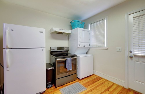 Cayce House | 2 Bed - Charming Home - Cayce (W Columbia)