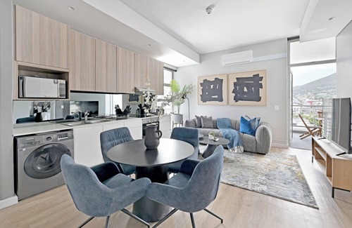 Bo'Kaap Apartment | 2-Bed City Escape with Mountain Views