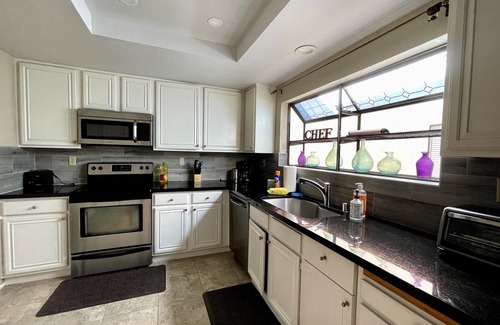 Woodbridge House | 2 Bed, Condo in Irvine near parks and lakes!
