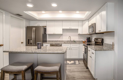 Nichols Condo | 2 Bed Condo w/Pool 1 hr to Theme Parks and Beaches