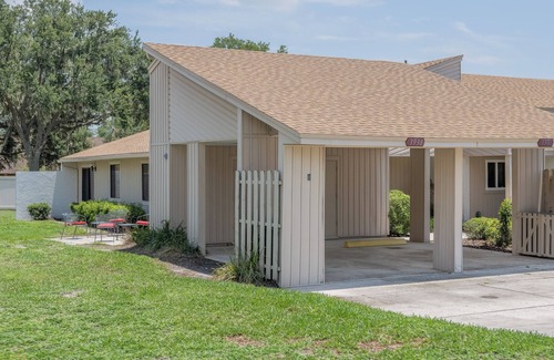 Nichols Condo | 2 Bed Condo w/Pool 1 hr to Theme Parks and Beaches