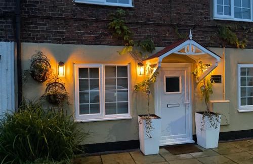 Bawtry Apartment | 2 Bed Cosy Cottage - Central Bawtry - High End Furnishings