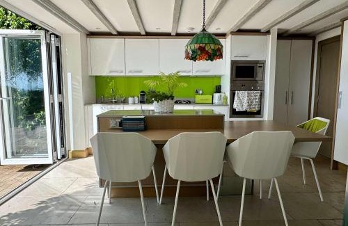 Macclesfield House | 2-Bed Cottage Garden Views near the Peak District