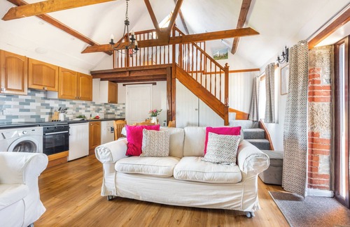 St Teath Cottage | 2 Bed cottage, original exposed beams. Pet friendly - 5 mins to nearest beach.