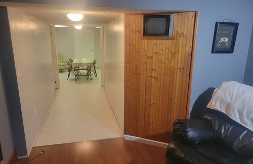 Cheektowaga Apartment | 2 Bed/Couch Lovely Lounge and Workspace