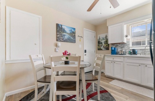 Akron Apartment | 2 Bed Cozy Mountain Themed Oasis