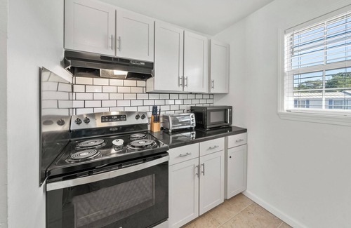 Laguna Beach House | 2 Bed Dog Friendly House in Laguna Beach by Thomas Donut & Carousel w/Golf Cart