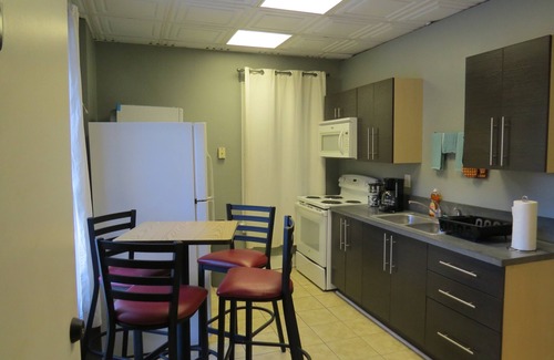 Charles Town Condo | 2 Bed Downtown Charles Town Condo w/Laundry Over Abolitionist Ale Works # 200