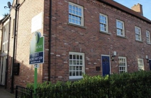 Bawtry Apartment | 2-bed Duplex Sleeps 3 With Fireplace