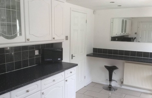 Solihull House | 2 bed exec Semi, Min 4 weeks