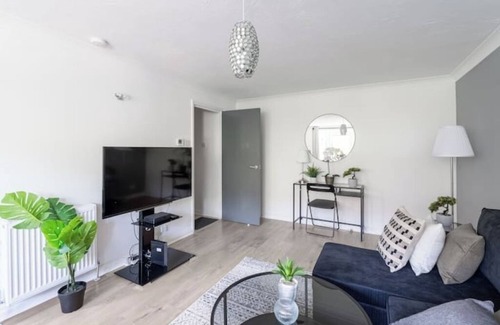 Tollington Apartment | 2 Bed Flat Finsbury Park, London