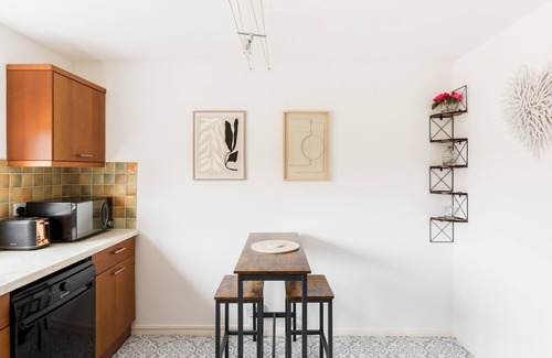 Whitnash Apartment | 2 Bed Flat in Leamington Spa | Pass the Keys