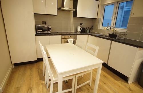 Finsbury Park Apartment | 2 Bed flat Islington, London