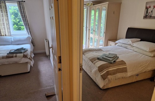 Southampton Apartment | 2 Bed Flat - Sleeps 4 - Parking - Wifi