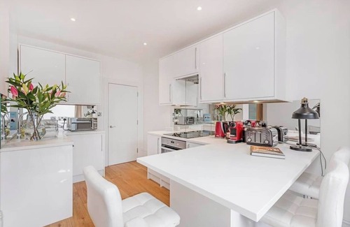 Parsons Green and Walham Apartment | 2 Bed - Fulham Broadway - Garden - Pets Allowed
