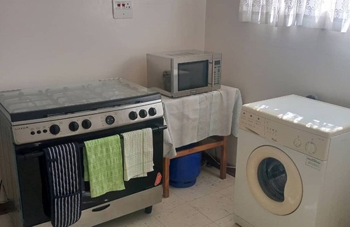 Harare Apartment | 2 bed guesthouse in Mabelreign - 2012