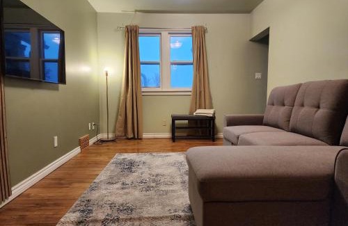 Parkhill-Stanley Park Apartment | 2-bed house for downtown, stampede & mountains