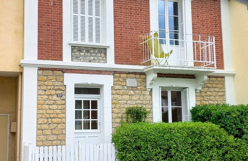 Cabourg House | 2 bed house situated in a quiet street, 500m from the beach, 300m from the shops