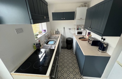 Newton St Loe House | 2 Bed House, Sleeps 6, 2M from Bath Centre