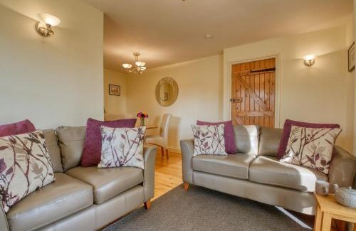 Maiden Newton House | 2 Bed in Abbotsbury 92416