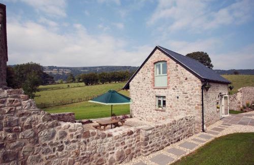 Pontypool House | 2 Bed in Abergavenny 42909