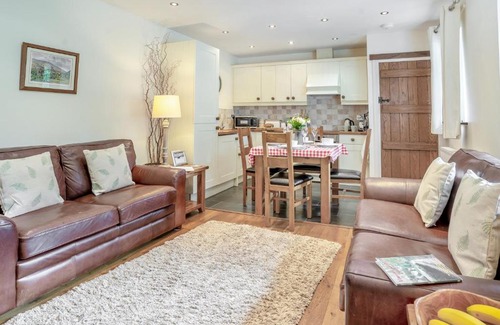 Abergavenny House | 2 Bed in Abergavenny BN187