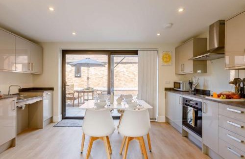 Alcester House | 2 Bed in Alcester 88397