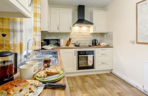 Alford House | 2 Bed in Alford 77637