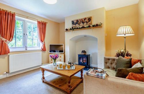 Alford House | 2 Bed in Alford 92252