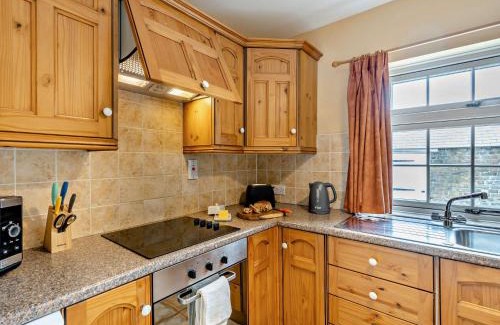 Alford House | 2 Bed in Alford 92252