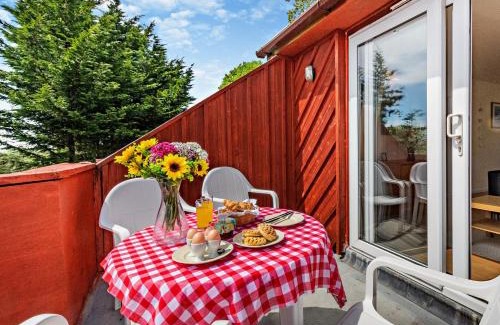 Llanteg House | 2 Bed in Amroth 94789