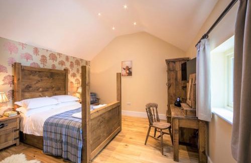 Beeley House | 2 Bed in Baslow SKN18