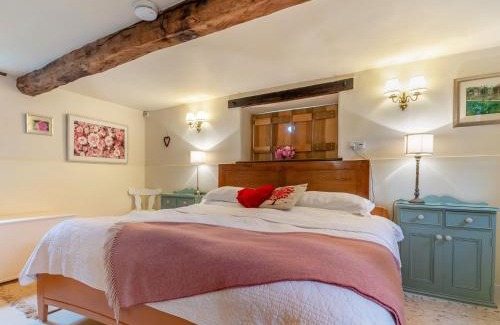 Clows Top House | 2 Bed in Bewdley CC090