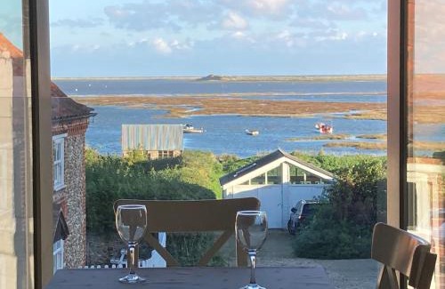 Deepdale House | 2 Bed in Brancaster Staithe KT179