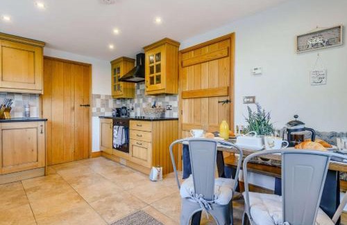 Llanfihangel Tal-y-llyn House | 2 bed in Brecon 87311