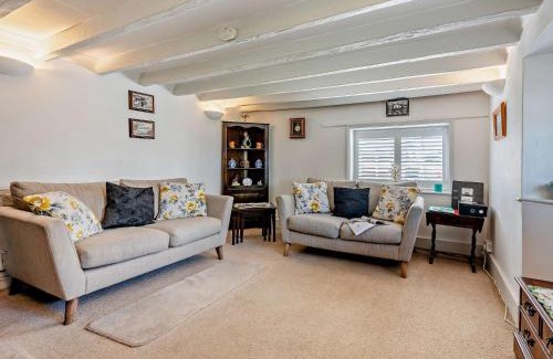 Ewhurst Green House | 2 Bed in Brede 46895
