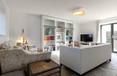 Llanddeusant House | 2 Bed in Cemaes Bay 77640