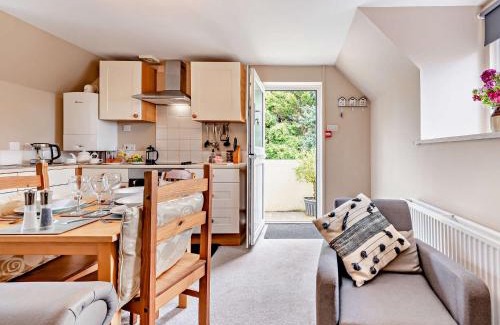 Cosheston Apartment | 2 Bed in Cosheston FB059