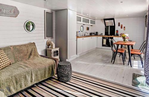 Whippingham House | 2 Bed in East Cowes 91563