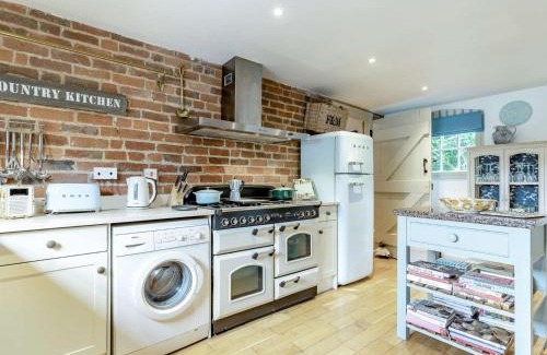 Dalbury Lees House | 2 Bed in Ednaston 89339