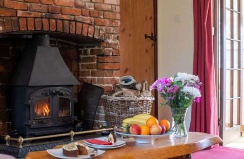 Geldeston House | 2 Bed in Geldeston HISN8