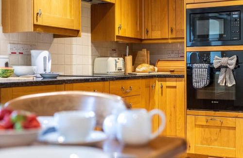 Godshill House | 2 Bed in Godshill 95174