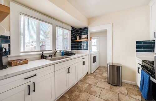 Golden Hill Apartment | 2 bed in Golden Hill! Minutes from Balboa Park, San Diego Zoo, & Downtown