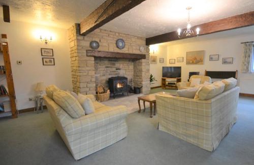Little Hayfield House | 2 Bed in Hayfield PK551