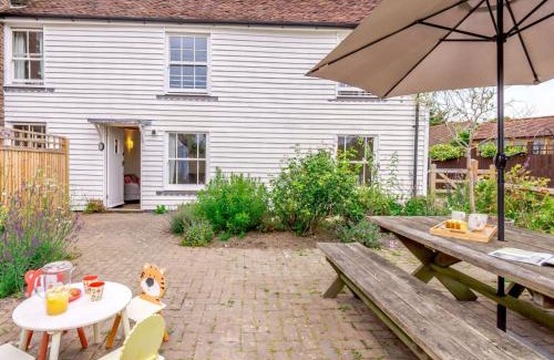 Horsted Keynes House | 2 Bed in Horsted Keynes 60405