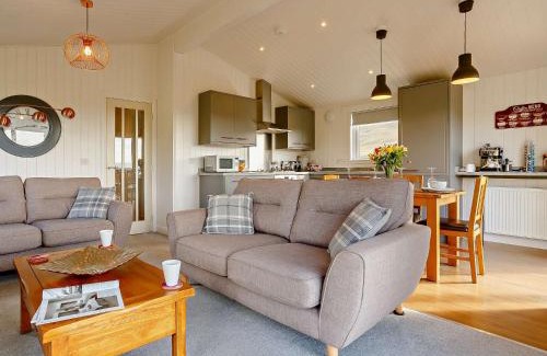 Glenhinnisdal House | 2 Bed in Isle of Skye 75068