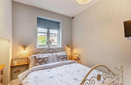 Kirkby Lonsdale House | 2 Bed in Kirkby Lonsdale 95452