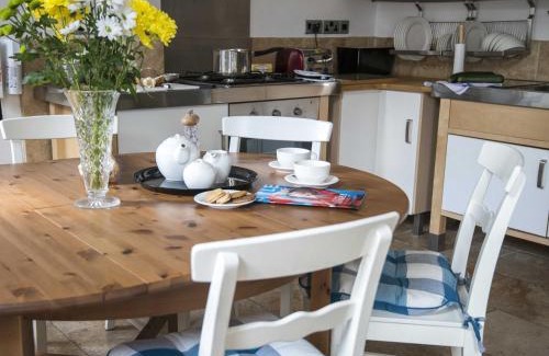 Knaresborough House | 2 Bed in Knaresborough HH075